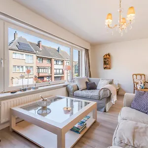  Appartement Spacious, Warm And Updated W Parking & Garden